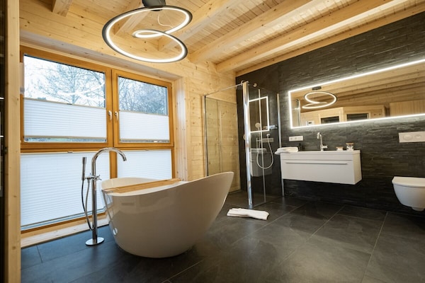 Foto van 50 - Bungalow Chalet Joscha - Vakantiehuis in Daun - Untagged