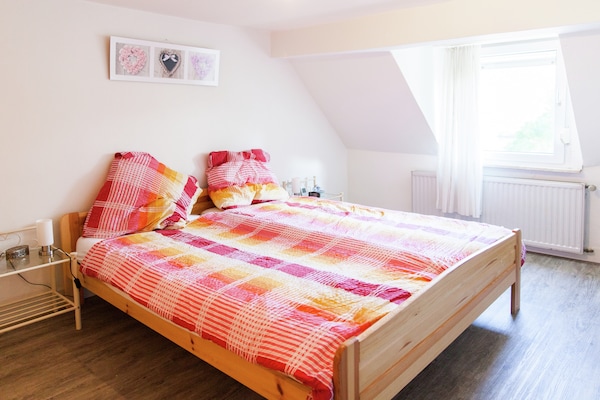 Foto van 8-pers. vakantiehuis op steenworp van Moezel - Vakantiehuis in Briedel - BedRoom