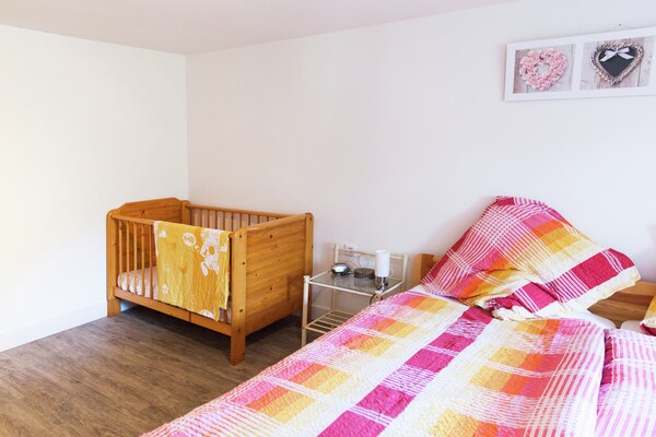 Foto van 8-pers. vakantiehuis op steenworp van Moezel - Vakantiehuis in Briedel - BedRoom