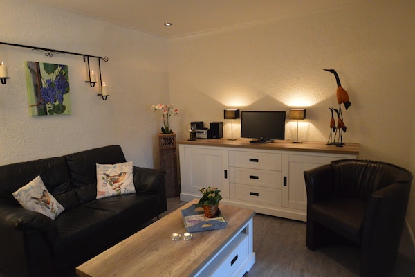 Foto van 8-pers. vakantiehuis op steenworp van Moezel - Vakantiehuis in Briedel - LivingRoom