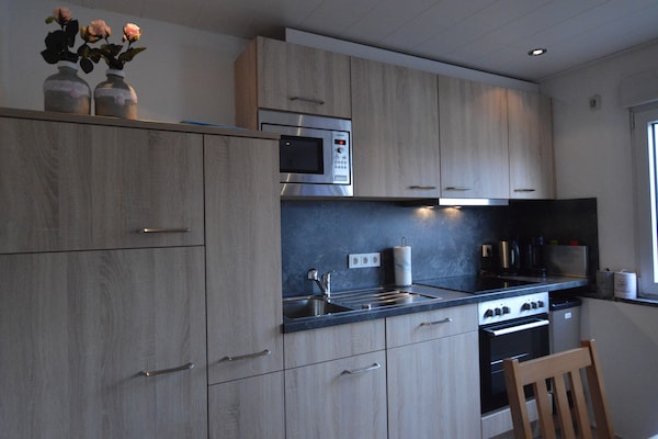 Foto van 8-pers. vakantiehuis op steenworp van Moezel - Vakantiehuis in Briedel - Kitchen