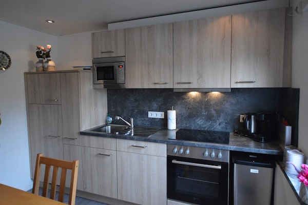 Foto van 8-pers. vakantiehuis op steenworp van Moezel - Vakantiehuis in Briedel - Kitchen