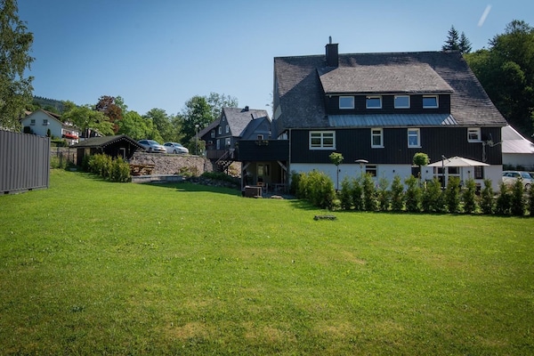Foto van Luxe vakantiehuis nabij Winterberg - Vakantiehuis in Winterberg - GardenSummer