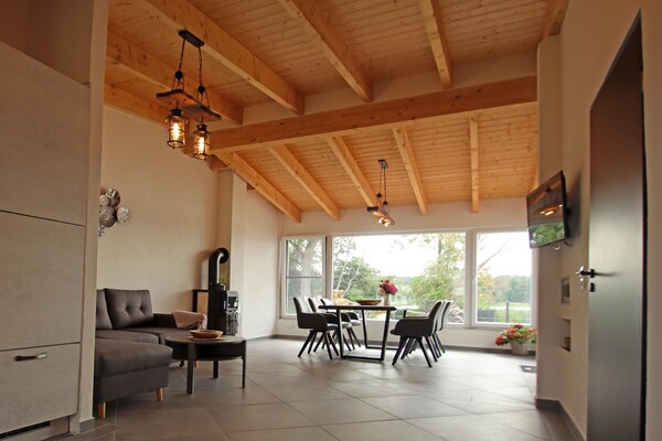 Foto van Vakantieappartement met eigen toegang tot het meer en een aanlegsteiger. - LivingRoom