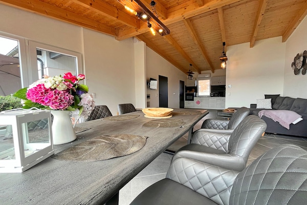 Foto van Vakantieappartement met eigen toegang tot het meer en een aanlegsteiger. - LivingRoom