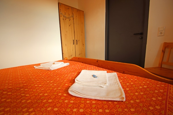 Foto van Vakantieappartement met eigen toegang tot het meer en een aanlegsteiger. - BedRoom