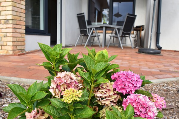 Foto van Vakantieappartement met eigen toegang tot het meer en een aanlegsteiger. - TerraceBalcony