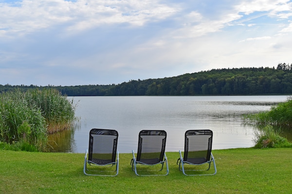 Foto van Vakantieappartement met eigen toegang tot het meer en een aanlegsteiger. - GardenSummer