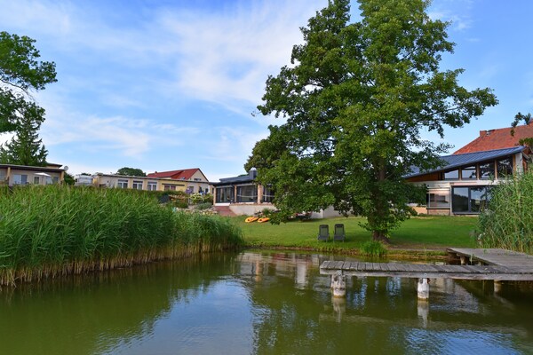 Foto van Vakantieappartement met eigen toegang tot het meer en een aanlegsteiger. - GardenSummer