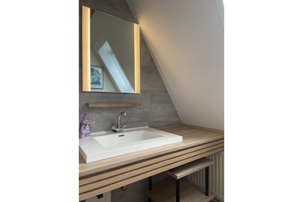 Foto van Vakantiehuis Toms Hutte met terras in Dornum - Vakantiehuis in Dornumersiel - BathRoom