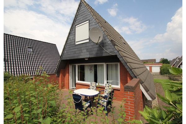 Foto van Vakantiehuis Toms Hutte met terras in Dornum - Vakantiehuis in Dornumersiel - ExteriorSummer