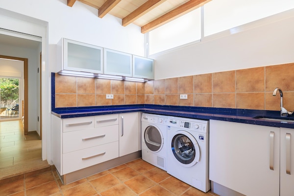 Foto van Gezellige villa in St Josep met privé zwembad - Vakantiehuis in San José - Kitchen