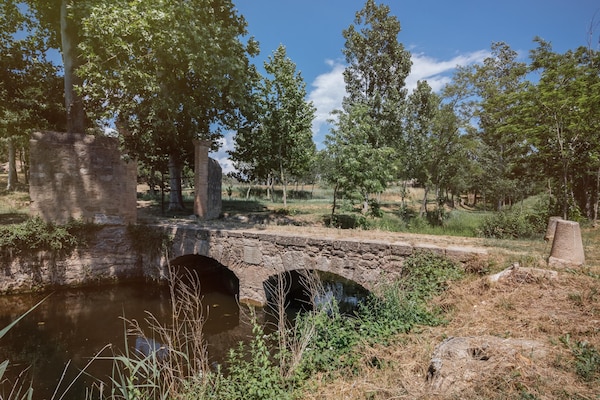 Foto van Cottage in Castellnou met boswandelingen - Vakantiehuis in Castellnou de Bages - AreaSummer1KM