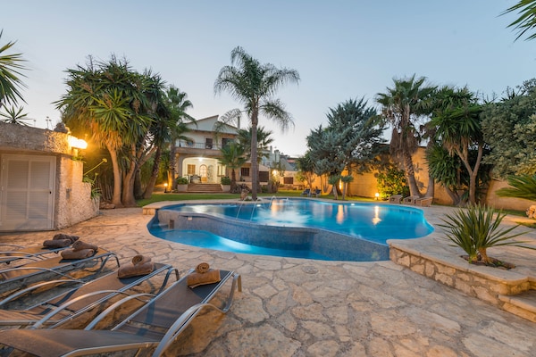 Foto van Huis in Inca met zwembad en tuinzicht - Vakantiehuis in Inca, Illes Balears - PoolOfHouse