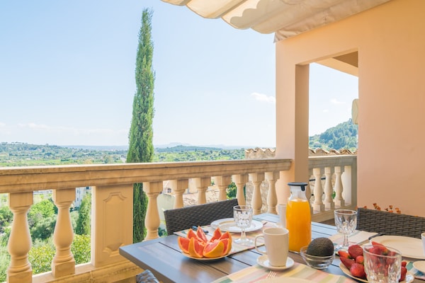 Foto van Herenhuis in Selva bij Tramuntana - Vakantiehuis in Selva, Illes Balears - ExteriorSummer