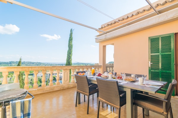 Foto van Herenhuis in Selva bij Tramuntana - Vakantiehuis in Selva, Illes Balears - ExteriorSummer