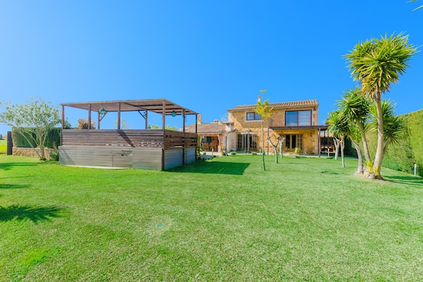 Foto van Mediterrane villa-retraite - Vakantiehuis in Felanitx, Illes Balears - ExteriorSummer