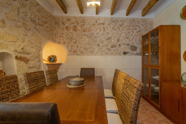 Foto van Villa in Centraal Mallorca - Vakantiehuis in Sineu, Illes Balears - DiningRoom