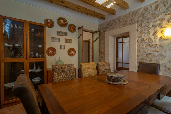 Foto van Villa in Centraal Mallorca - Vakantiehuis in Sineu, Illes Balears - DiningRoom