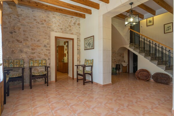 Foto van Villa in Centraal Mallorca - Vakantiehuis in Sineu, Illes Balears - Landing