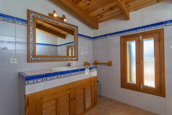 Foto van Villa in Centraal Mallorca - Vakantiehuis in Sineu, Illes Balears - BathRoom