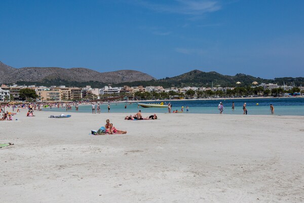 Foto van Chalet in Alcúdia met zwembad bij strand - Vakantiehuis in Port D'alcúdia, Illes Balears - AreaSummer5KM