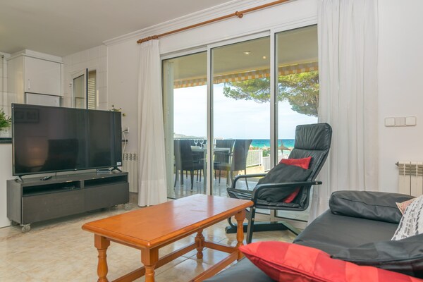 Foto van Appartement in Alcúdia aan het Strand - Vakantiehuis in Puerto De Alcúdia, Illes Balears - LivingRoom