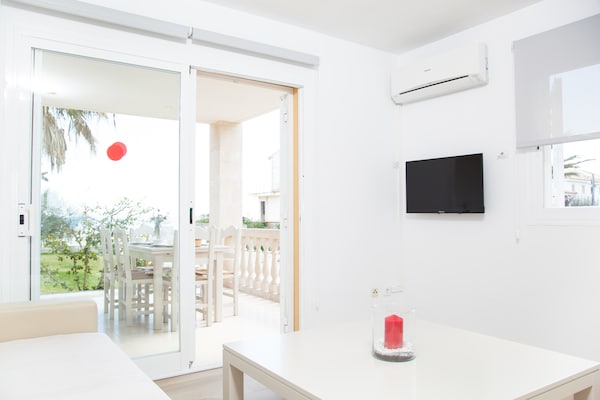 Foto van Appartement in Alcúdia aan het strand - Vakantiehuis in Port D'alcudia, Illes Balears - LivingRoom