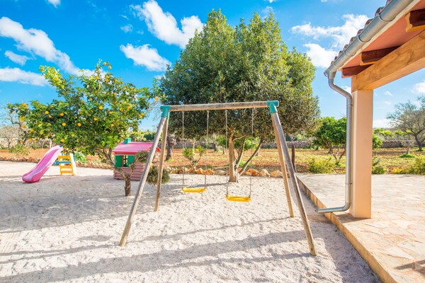 Foto van Villa in Sencelles met BBQ en Speeltuin - Vakantiehuis in Sencelles, Illes Balears - GardenSummer