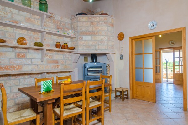 Foto van Villa in Llucmajor met privézwembad & tuin - Vakantiehuis in Llucmajor, Illes Balears - DiningRoom