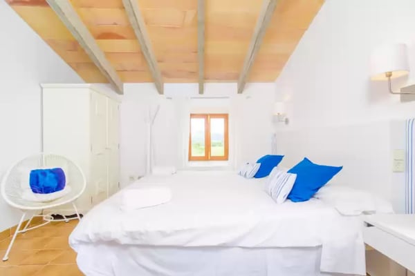Foto van Rustiek landgoed met groot zwembad - Vakantiehuis in Sant Llorenç Des Cardassar, Illes Balears - BedRoom