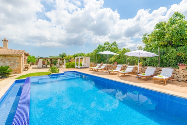 Foto van Charmante Muro Villa met zwembad - Vakantiehuis in Muro, Illes Balears - ExteriorSummer