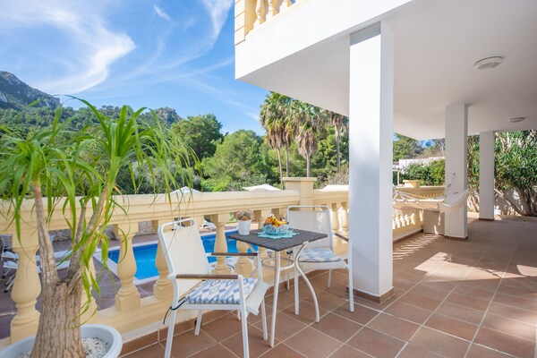 Foto van Majestueuze villa aan de kust - Vakantiehuis in , Illes Balears - TerraceBalcony
