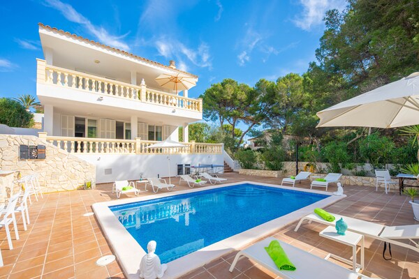 Foto van Majestueuze villa aan de kust - Vakantiehuis in , Illes Balears - ExteriorSummer