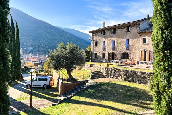 Foto van Appartement in La Garrotxa met uitzicht op het zwembad - Untagged