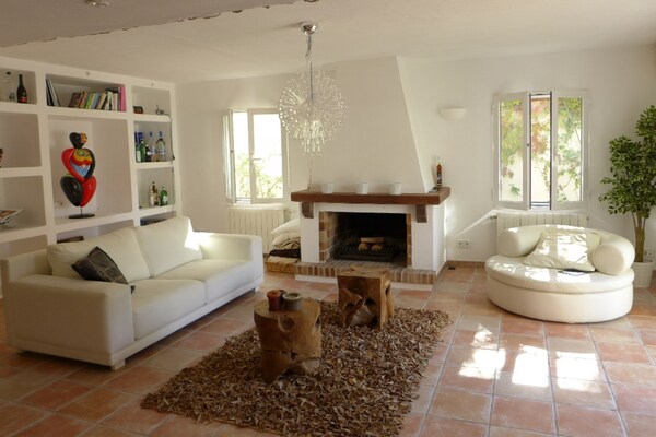Foto van Villa op Ibiza met zwembad en stranden - Vakantiehuis in San Jose - LivingRoom