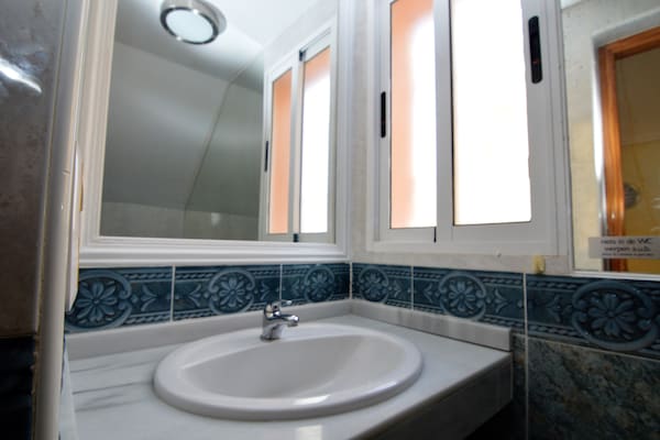 Foto van Zonnig verblijf, Orihuela Costa - Vakantiehuis in Orihuela Costa - BathRoom