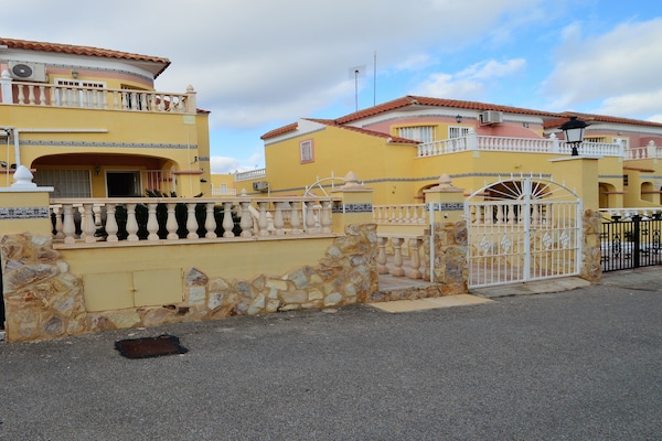 Foto van Zonnig verblijf, Orihuela Costa - Vakantiehuis in Orihuela Costa - ExteriorSummer