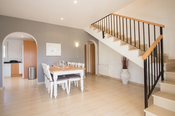 Foto van Vakantiehuis Alcalalí met zwembad en uitzicht - Vakantiehuis in Alcalali - DiningRoom