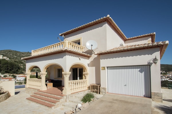 Foto van Vakantiehuis Alcalalí met zwembad en uitzicht - Vakantiehuis in Alcalali - ExteriorSummer
