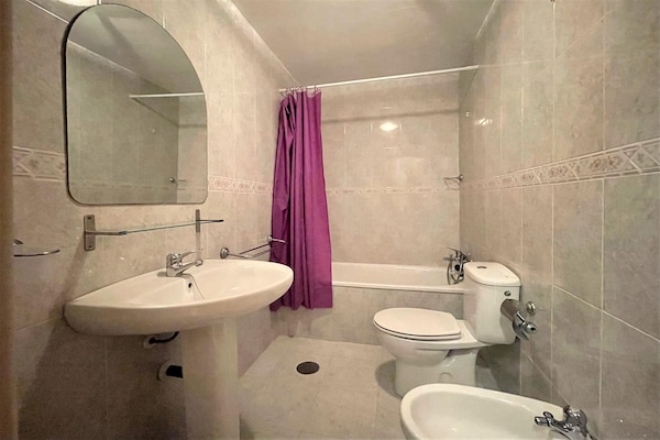 Foto van Appartement in Roquetas de Mar met balkon - Vakantiehuis in Roquetas de Mar - BathRoom