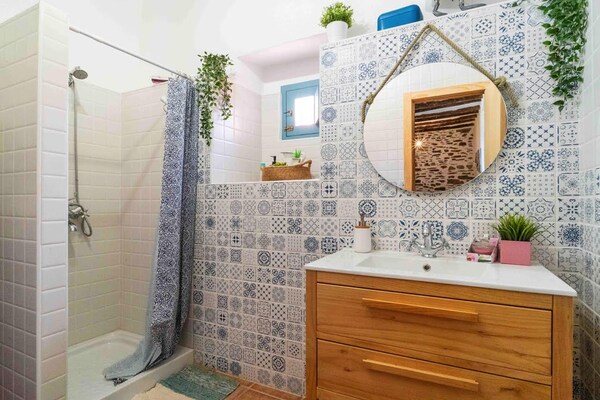 Foto van Landhuis in Adra bij Strand en Bergen - Vakantiehuis in El Trebolar, Adra - BathRoom