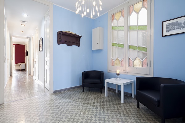 Foto van Appartement in Barcelona bij Passeig de Gràcia - Vakantiehuis in Barcelona - HallReception