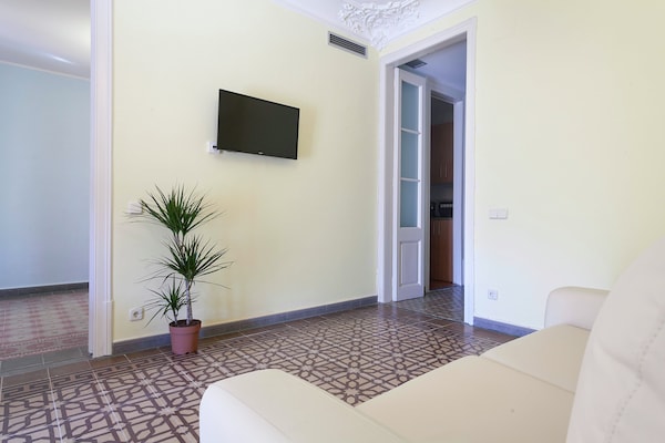 Foto van Appartement in Barcelona bij Passeig de Gràcia - Vakantiehuis in Barcelona - LivingRoom