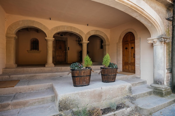 Foto van Landhuis bij Pedraforca Bergen - Vakantiehuis in Castellnou de Bages - ExteriorSummer