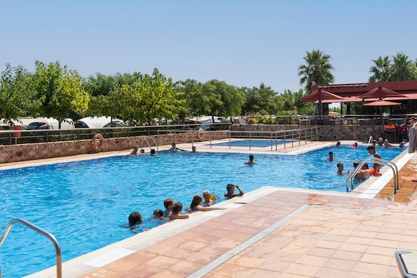 Foto van Gezellige bungalow met terras - Vakantiehuis in Barcelona - PoolOfHouse