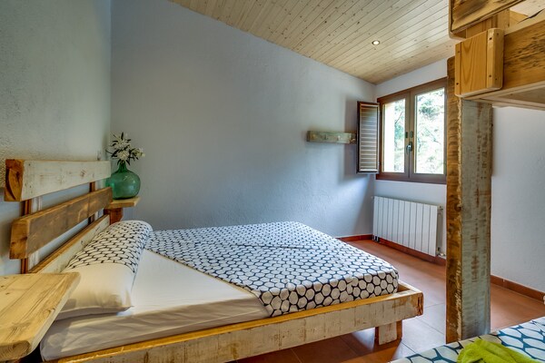 Foto van Villa in Palafolls met Privézwembad & BBQ - Vakantiehuis in Palafolls - BedRoom
