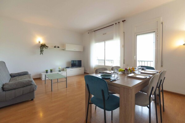 Foto van Appartement in Roses met Zeezicht & Zwembad - Vakantiehuis in Rosas / Roses - DiningRoom