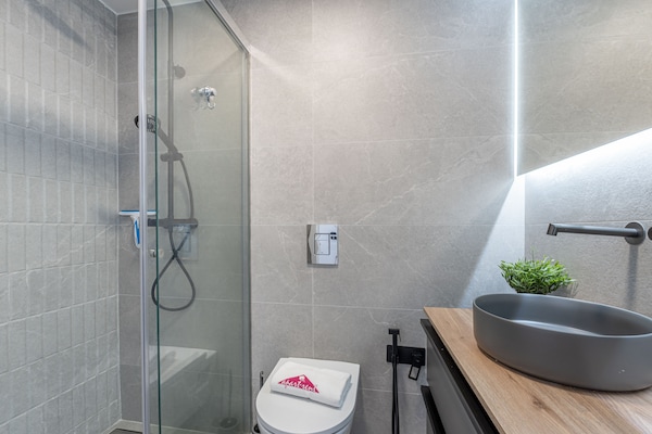 Foto van Appartement in Roses bij Strand & Zwembad - Vakantiehuis in Rosas / Roses - BathRoom