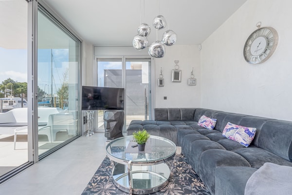 Foto van Appartement in Roses bij Strand & Zwembad - Vakantiehuis in Rosas / Roses - LivingRoom